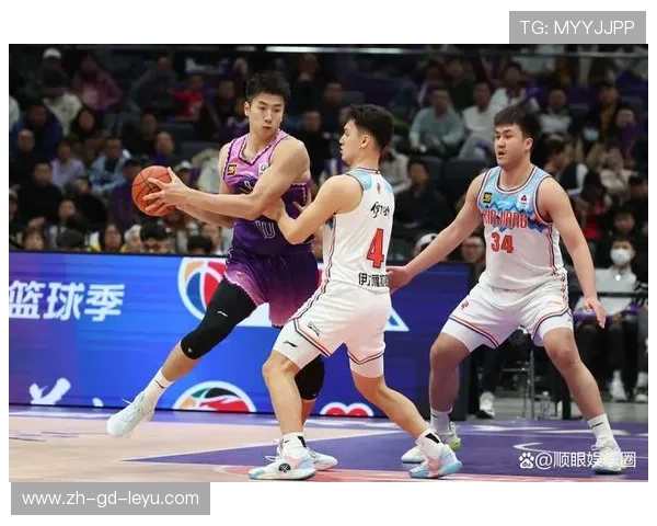 中国篮球联赛精彩瞬间盘点，回顾年度经典比赛，中国最精彩篮球比赛