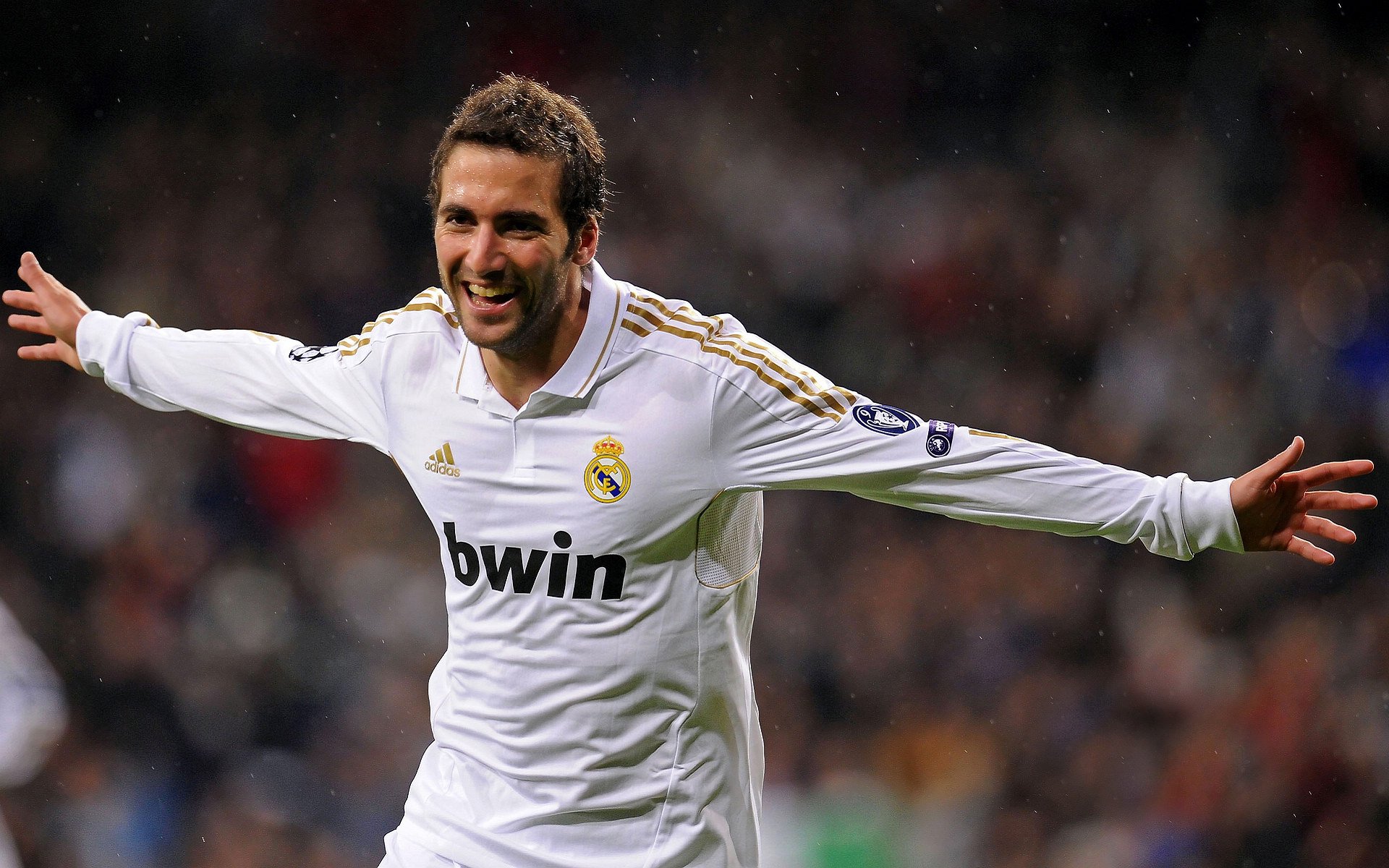 拜仁VS切尔西欧冠前瞻，豪门对决引关注，拜仁和切尔西交战记录